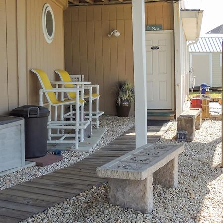 Sneads Ferry Vacation Rental Studio With Water Views エクステリア 写真