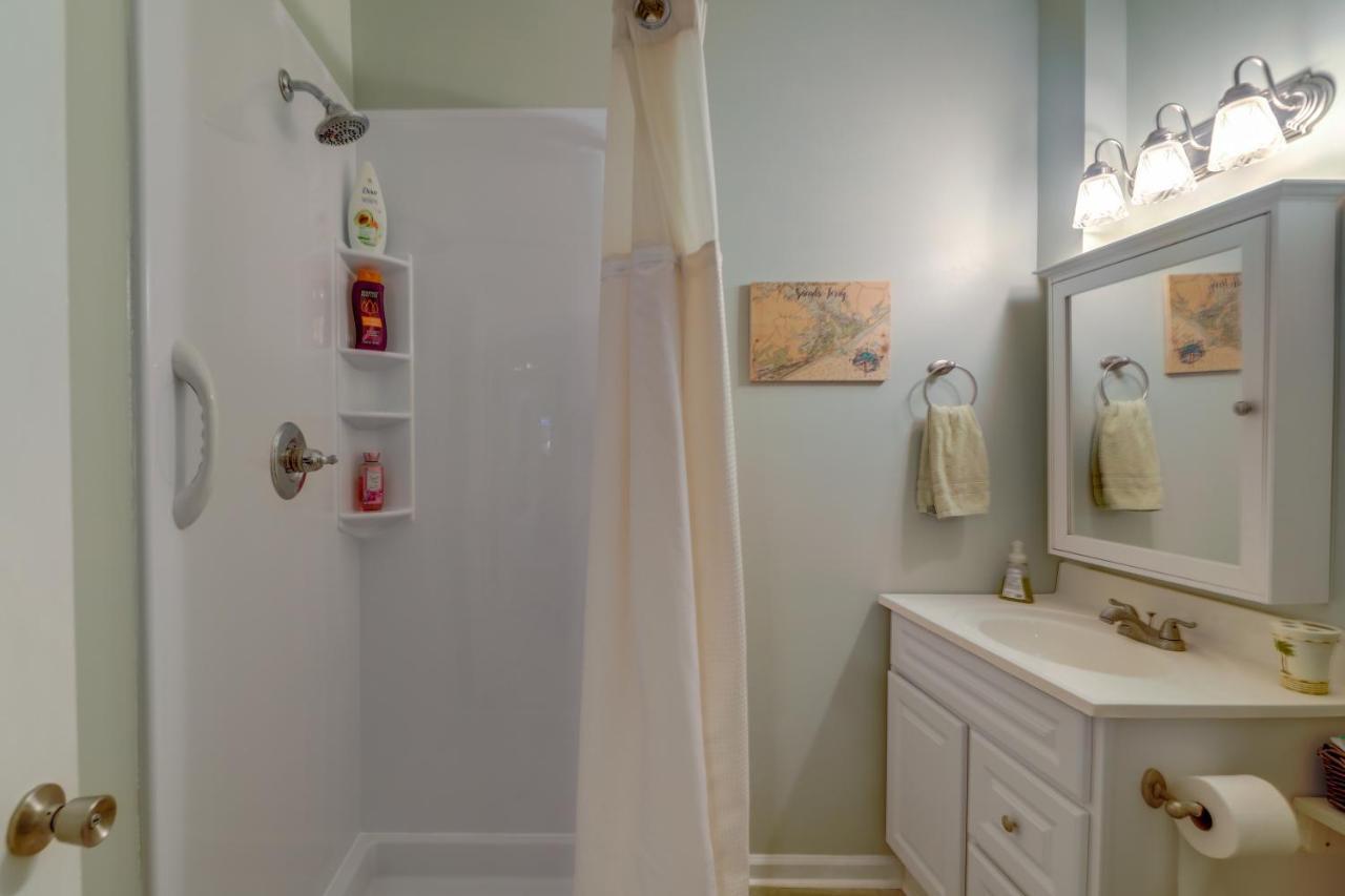Sneads Ferry Vacation Rental Studio With Water Views エクステリア 写真